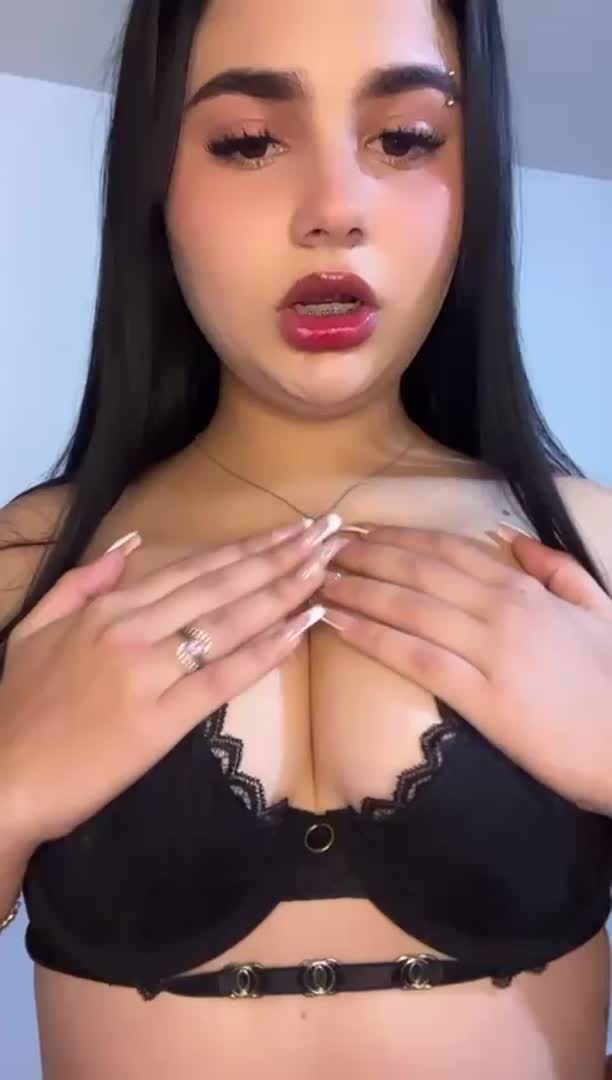 Is There Porn on TikTok? Naked Live Oops 😈